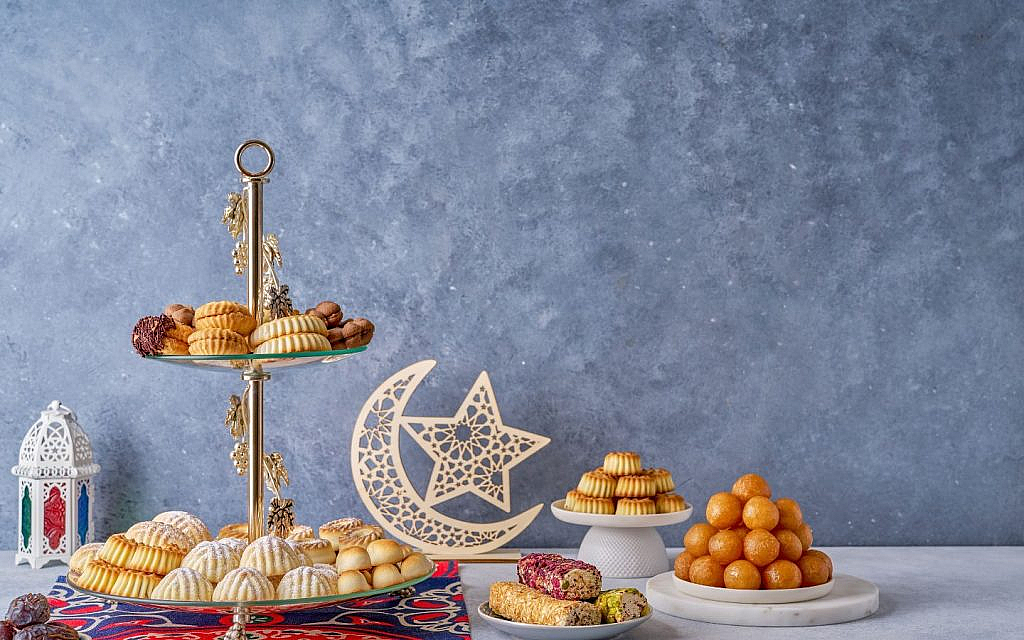 Sharjah has top stores for all your Ramadan décor needs.