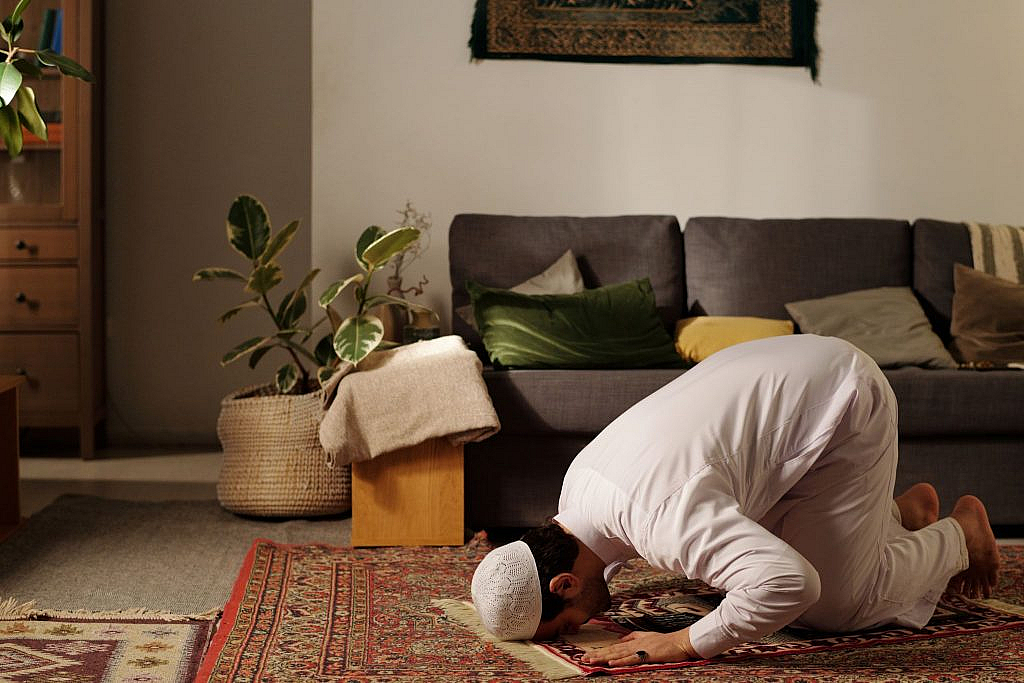 Discover how to create a peaceful prayer space at home for deeper focus