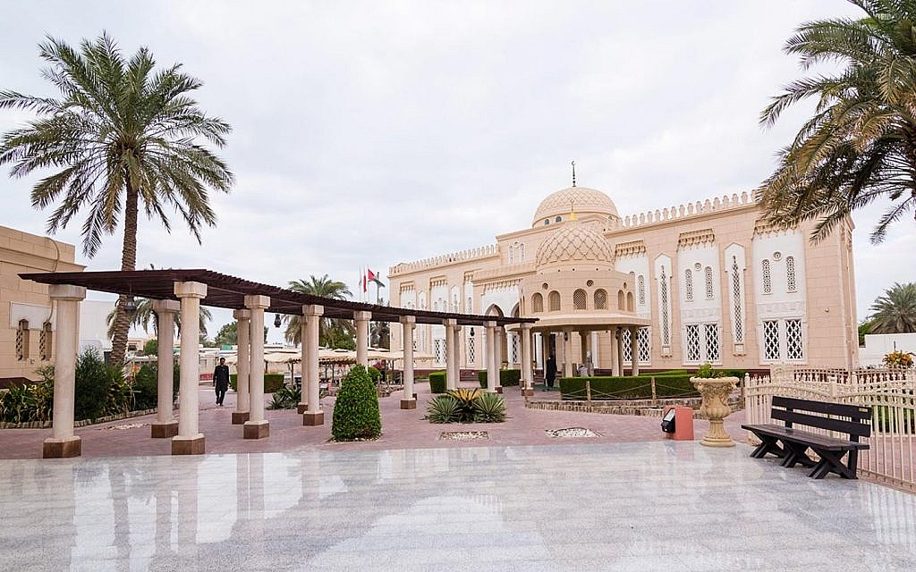 مسجد جميرا الشهير