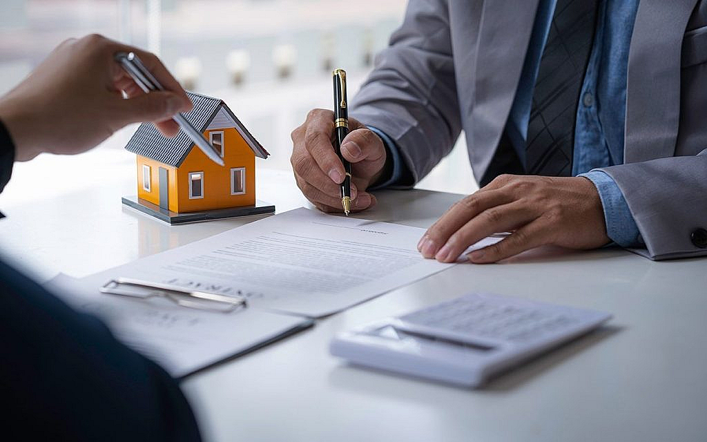 Understanding how to register a sale associated with an initial mortgage in Dubai is essential
