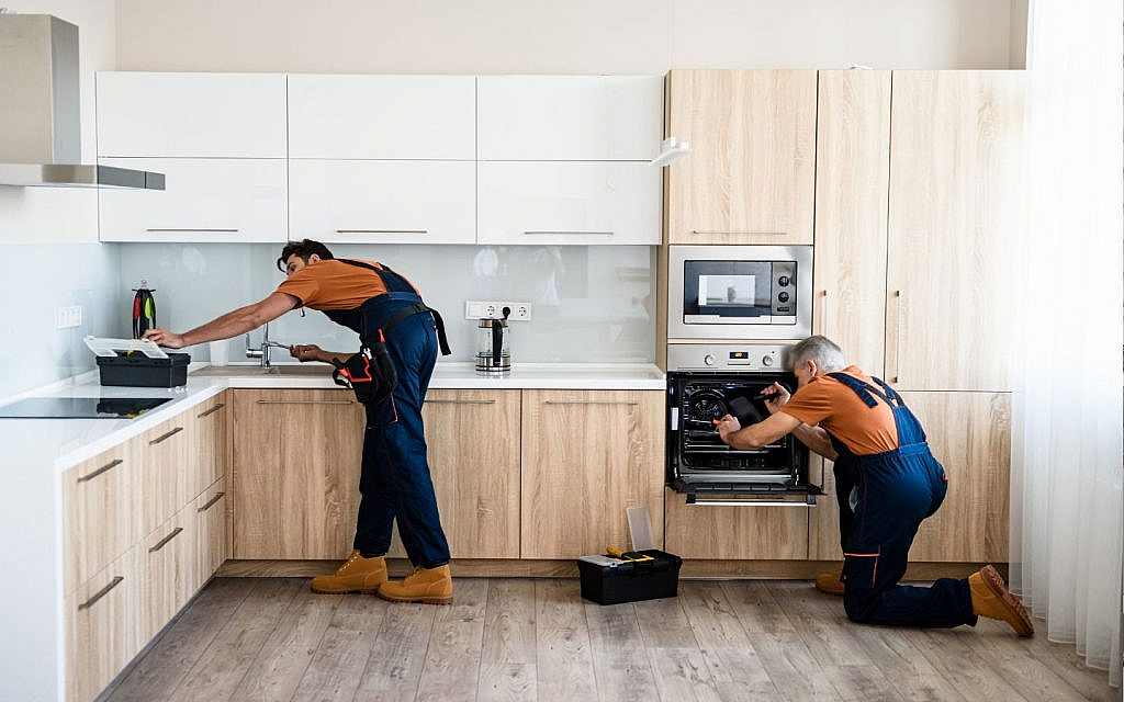 Lead Handyman Services offers expert AC, plumbing, electrical, carpentry, and painting services in Sharjah.