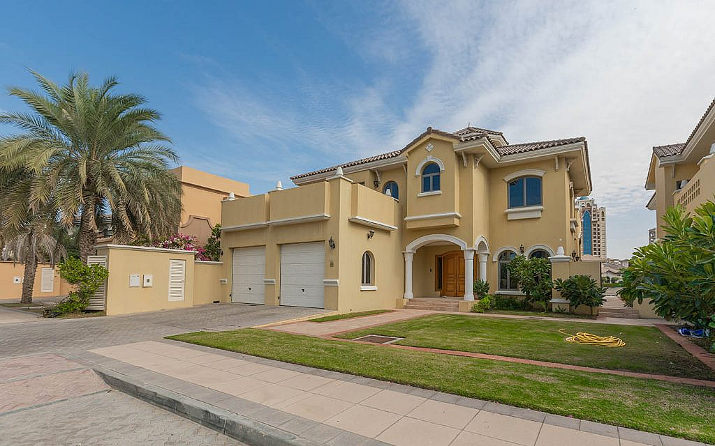 Areas to buy Luxury villas in Dubai Hills Estate such as maple