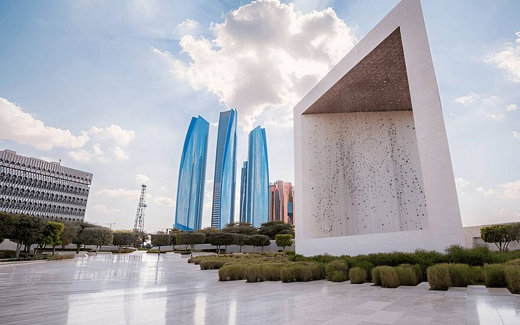 al bateen is among the areas offerinf Apartments for rent with Etihad Towers views