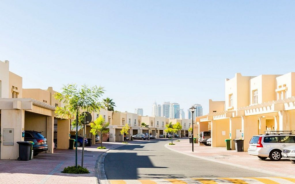 فلل في البحيرات دبي