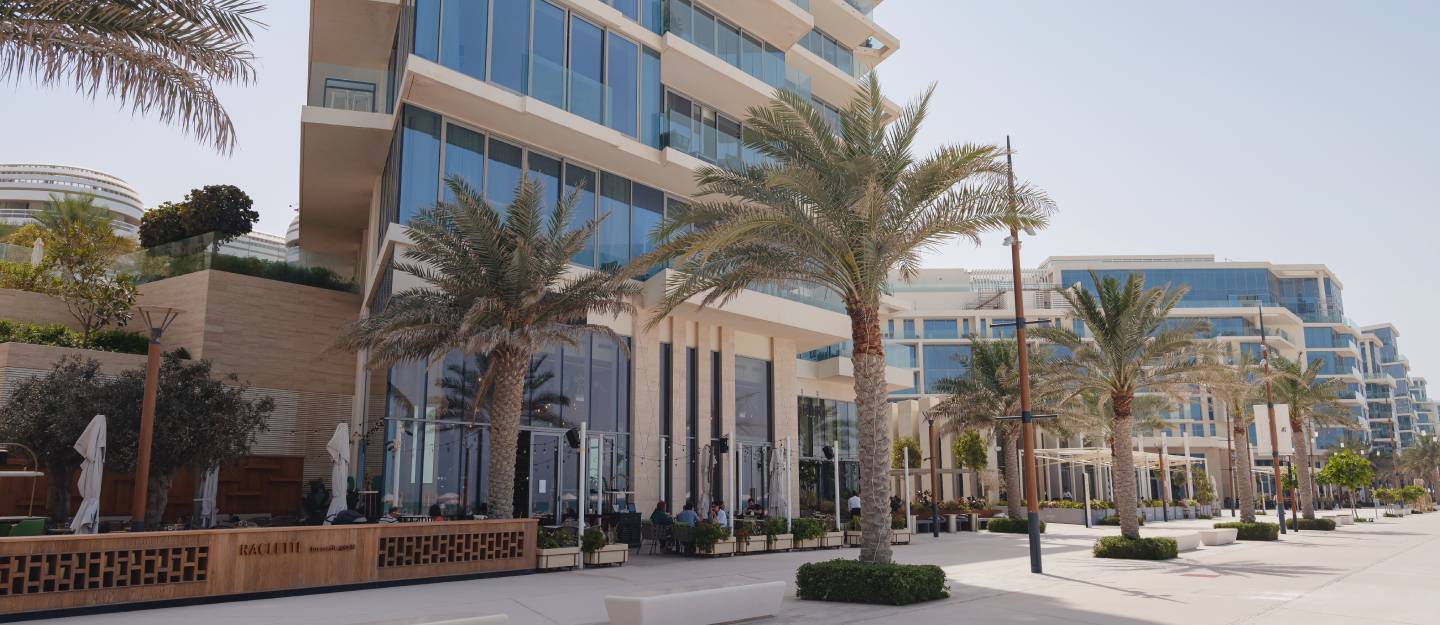 Pros and cons of living in Saadiyat Island