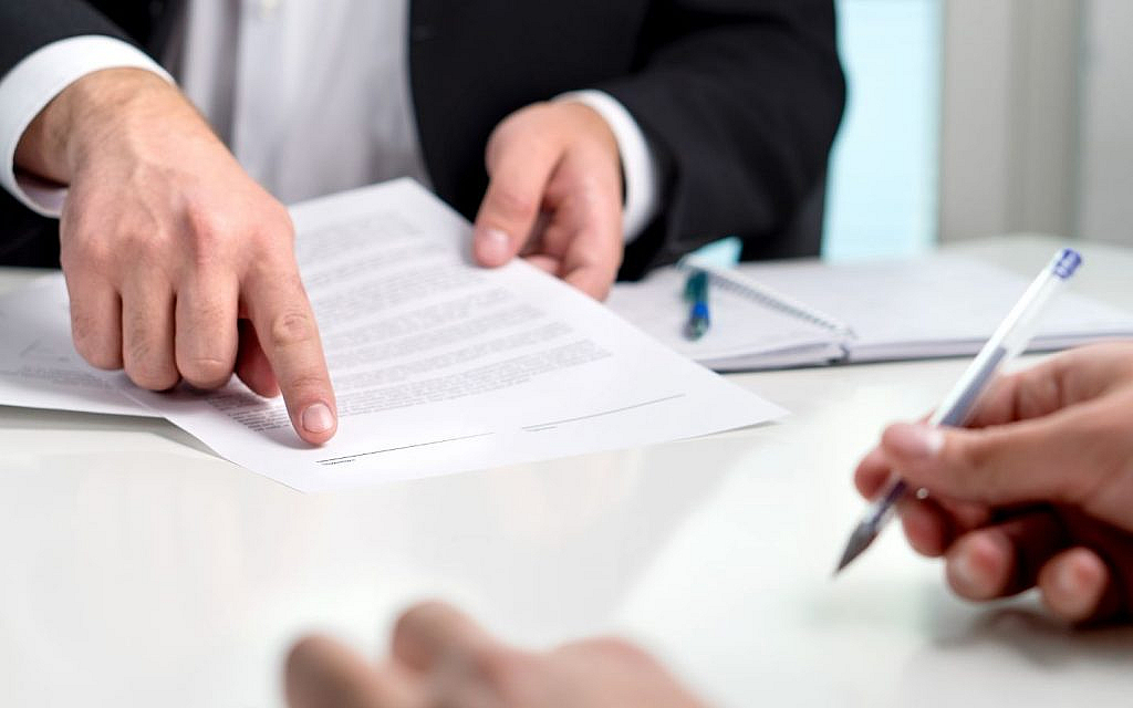 You can cancel a tenancy contract for free using the online system or mobile apps.