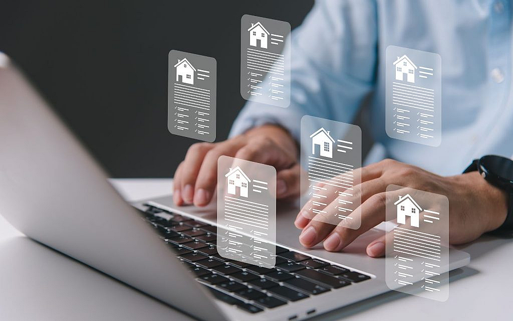 Dubai real estate licence fees range from AED 5,000 to 100,000 annually.