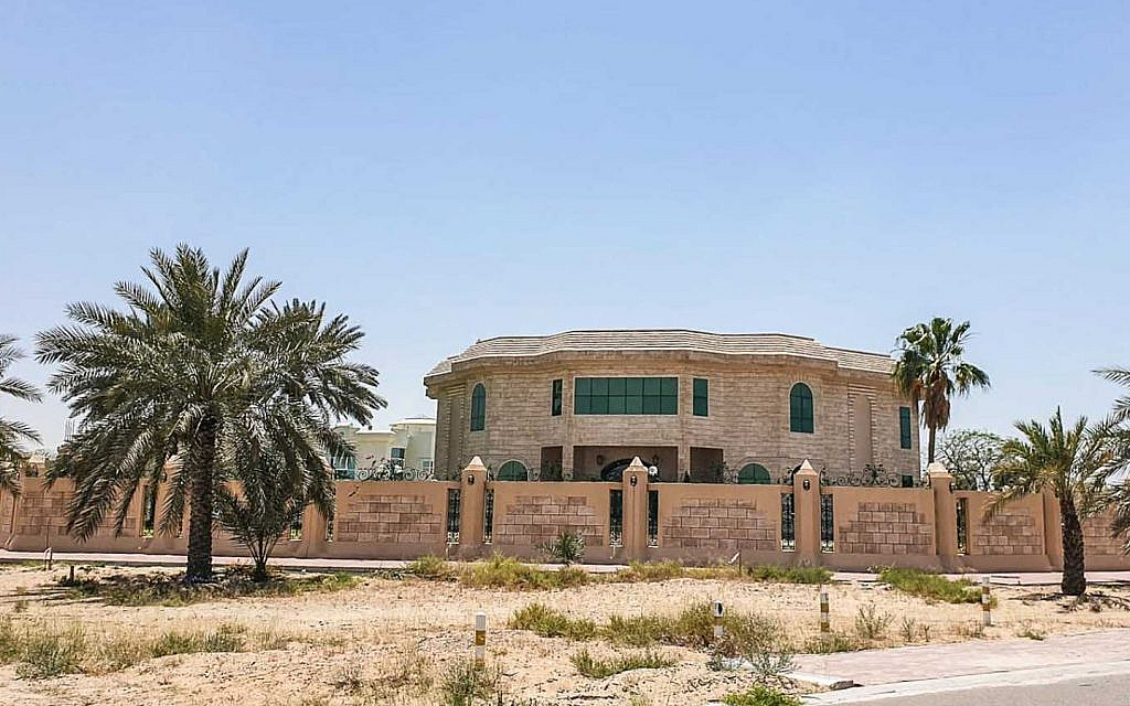 Al Khawaneej offers spacious 5-bedroom villas.