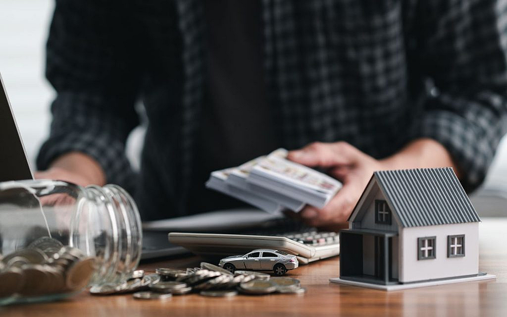 Dubai Land Department escrow trustees