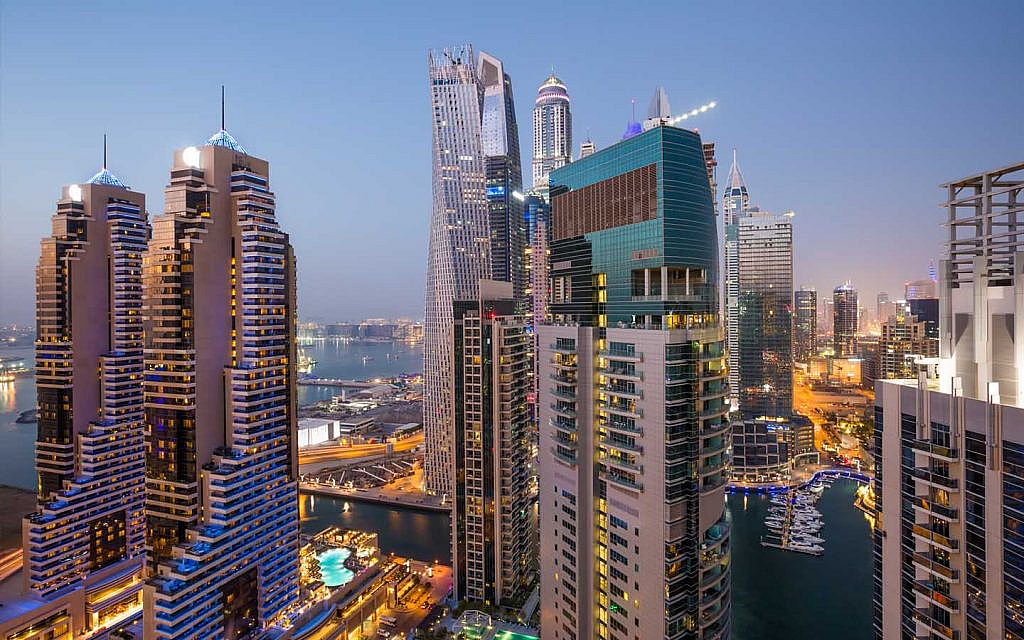 أبراج سكنية