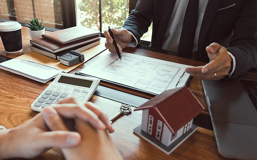 read the contract thoroughly as understanding the terms help with Security deposit refund in dubai