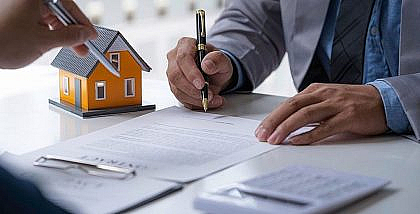 Knowing the reverse mortgage mistakes to avoid in the UAE can help protect your home and finances