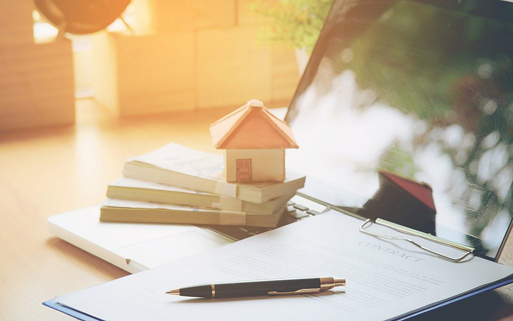 You can use the Dubai Property Ownership Inquiry service via the Dubai Land Department