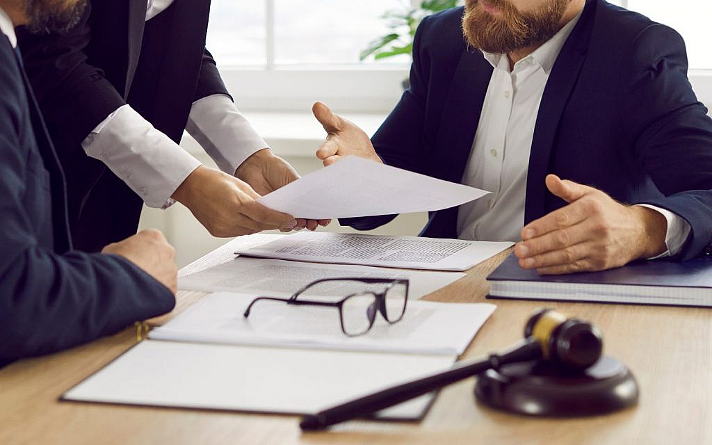 contractual dispute inquiry service provides instant, paperless guidance on contractual disputes