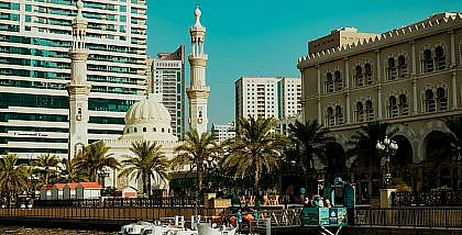 منطقة سكنية مخدومة في الشارقة