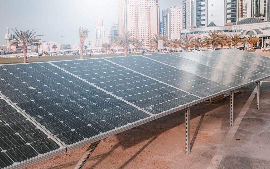 solar penals in the uae