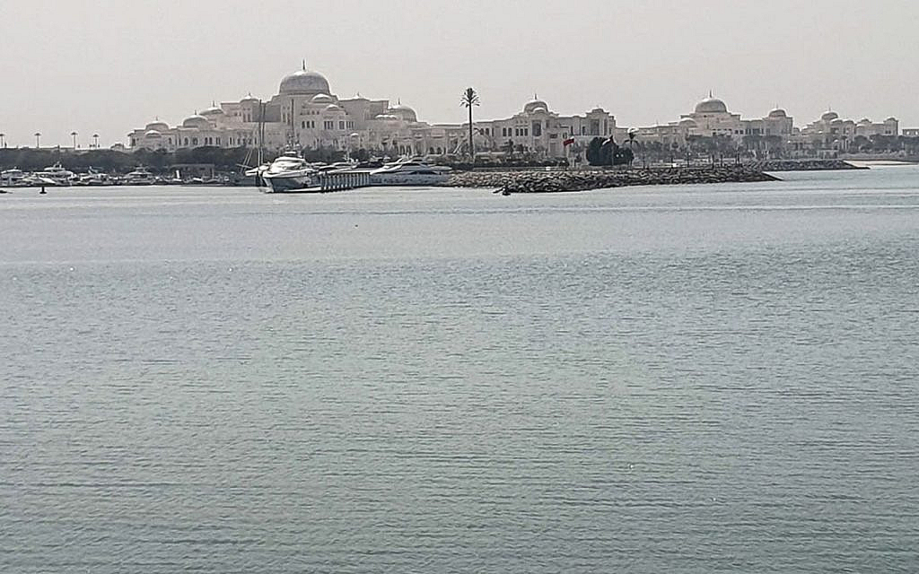 Living in Al Bateen means enjoying waterfront views