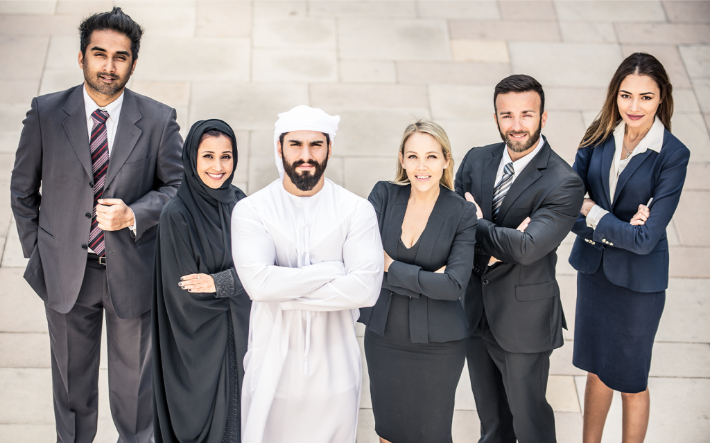 وكالاء عقارييون من دول مختلفة بينها الإمارات