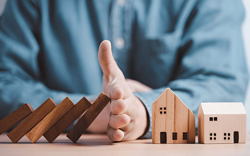 Negative equity affecting a real estate market 