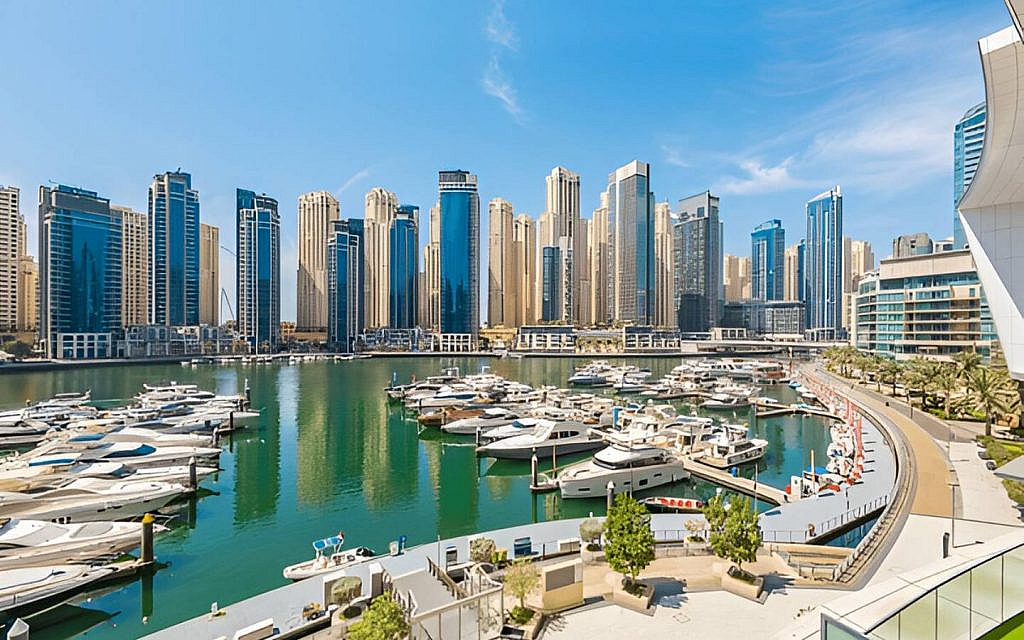 أبراج سكنية بإطلالة بحرية 