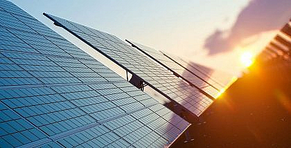 الواح طاقة شمسية في الإمارات