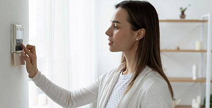 الحماية من مخاطر الكهرباء في المنزل