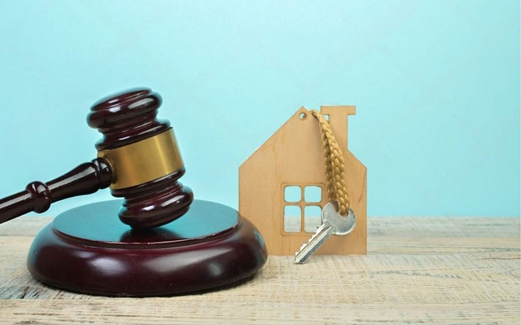 Legal right of a tenant to decorate a rental home