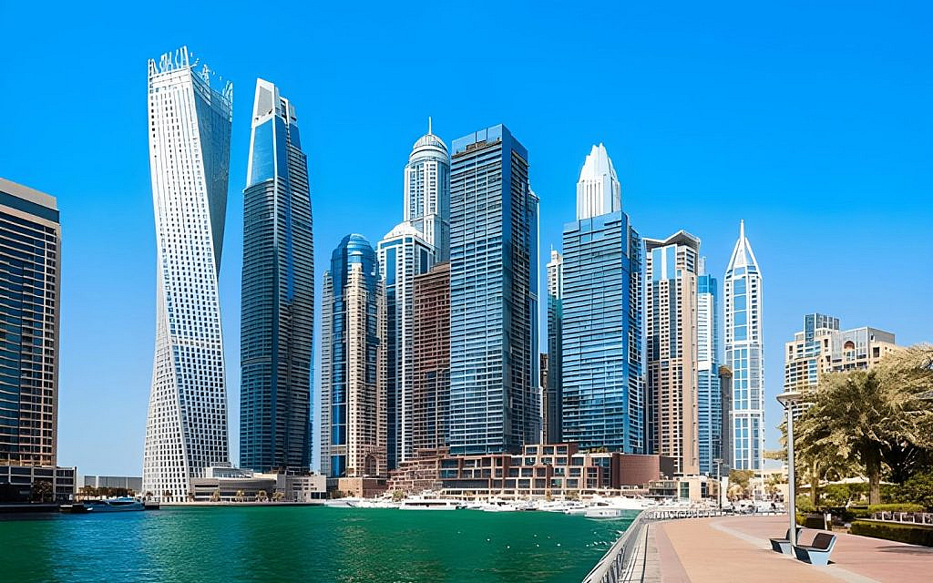أبراج سكنية بإطلالة مائية