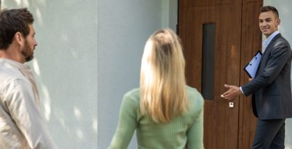 details about the different types of real estate professionals in the UAE