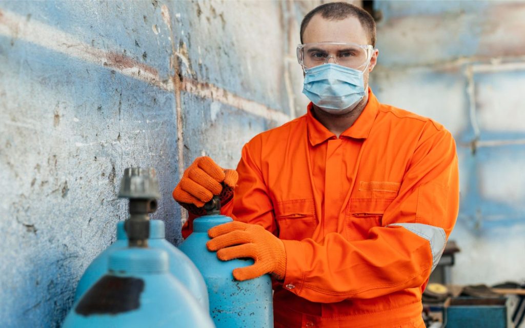 A professional cleaning water tank 
