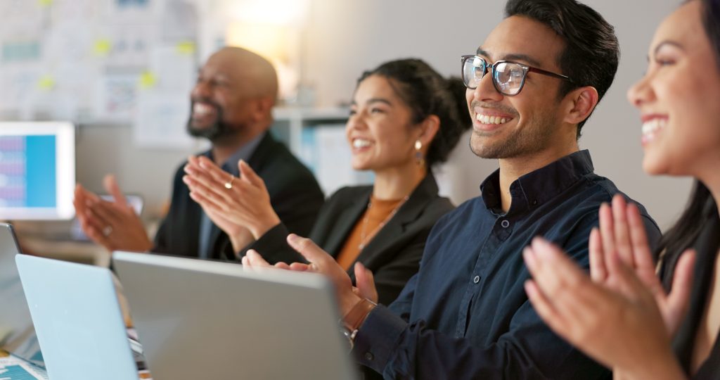 give back as a real estate agent this holiday season by supporting a local business 