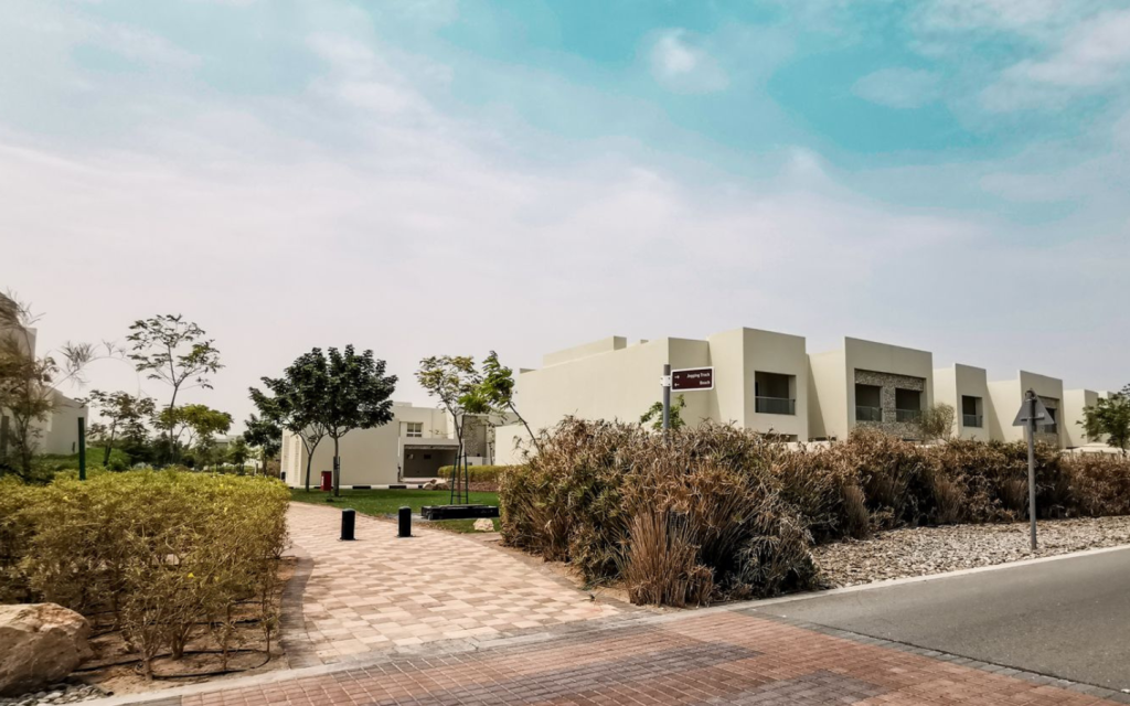 villas for sale in mina al arab