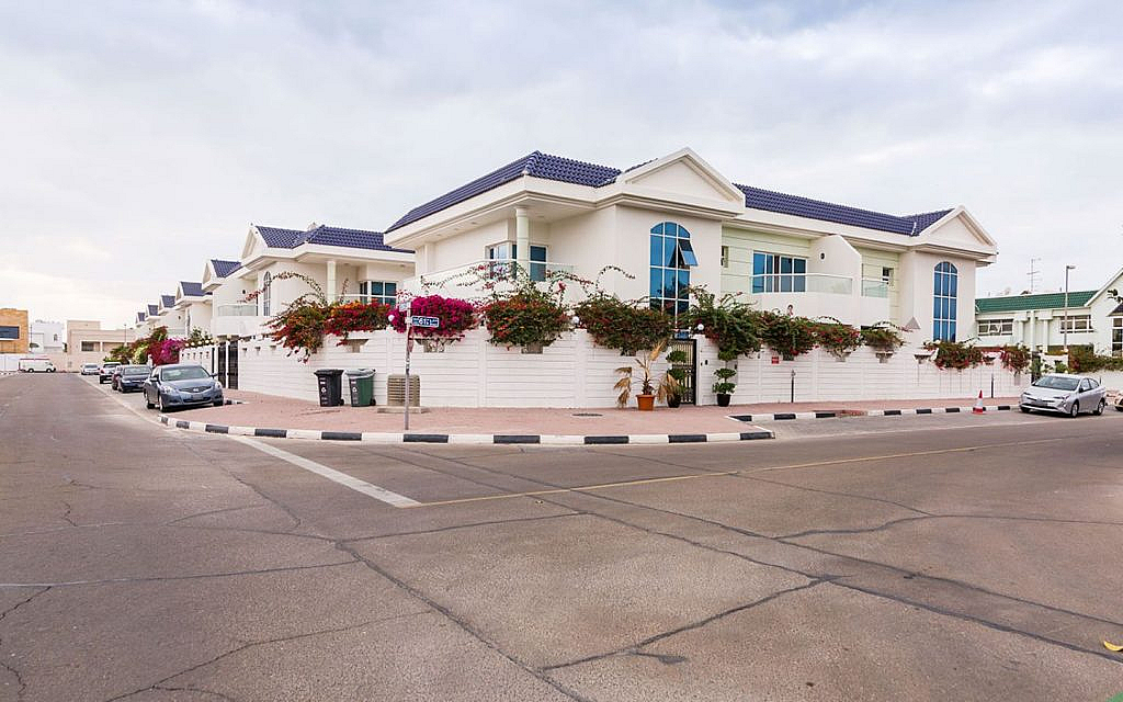 Jumeirah offers villa rentals close to Mercato Mall, Dubai