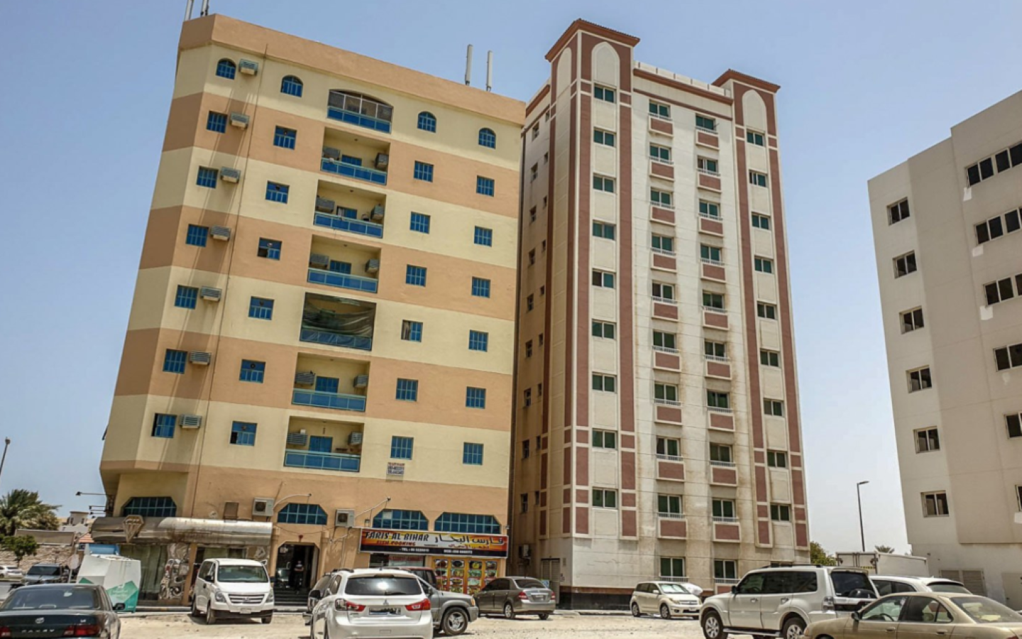مجمعات سكنية