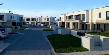 Townhouse living pros and cons