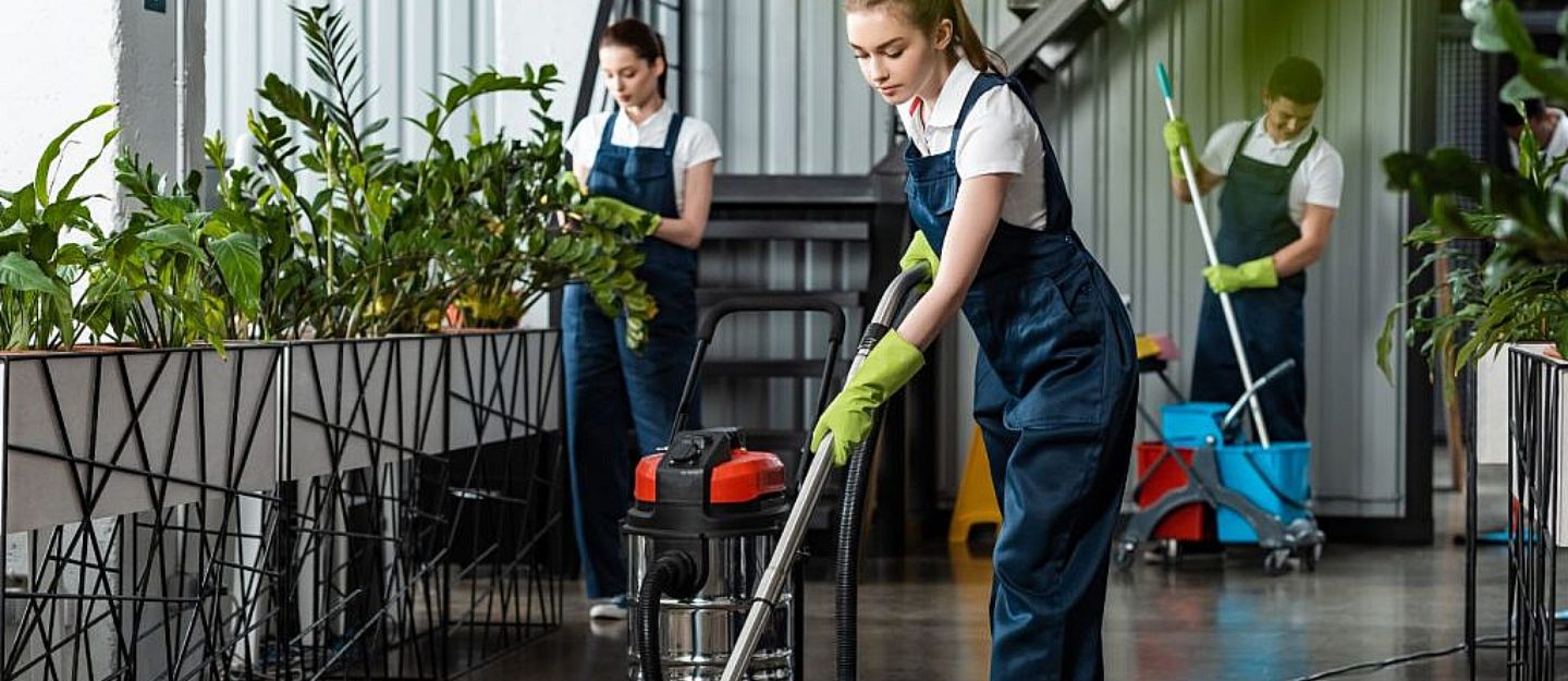people working from Marble Floor Polishing Companies in Dubai