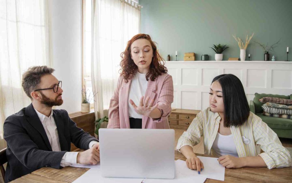 real estate agent negotiating a deal