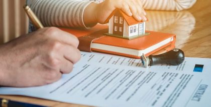 a person applying for a site plan renewal in Fujairah
