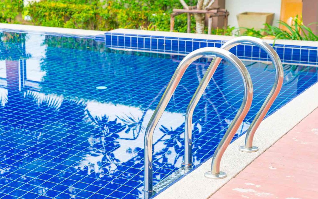 a clean swimming pool with water