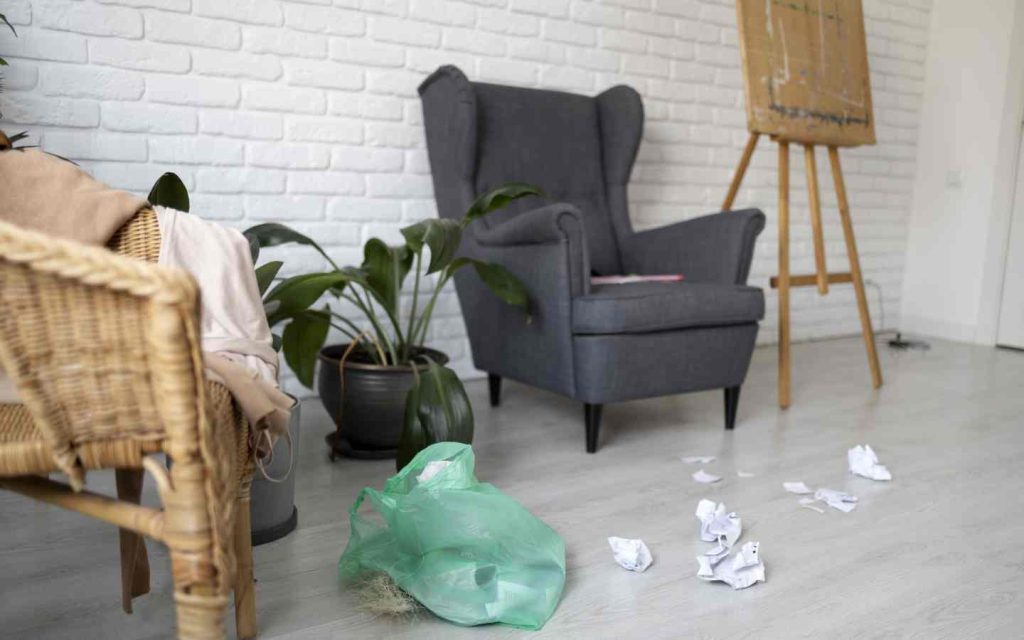 declutter your home to avoid moving house stress