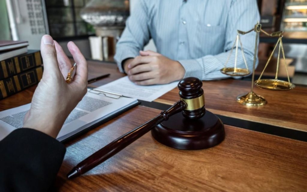 Tenant and landlord discussing eviction notice rules in the UAE