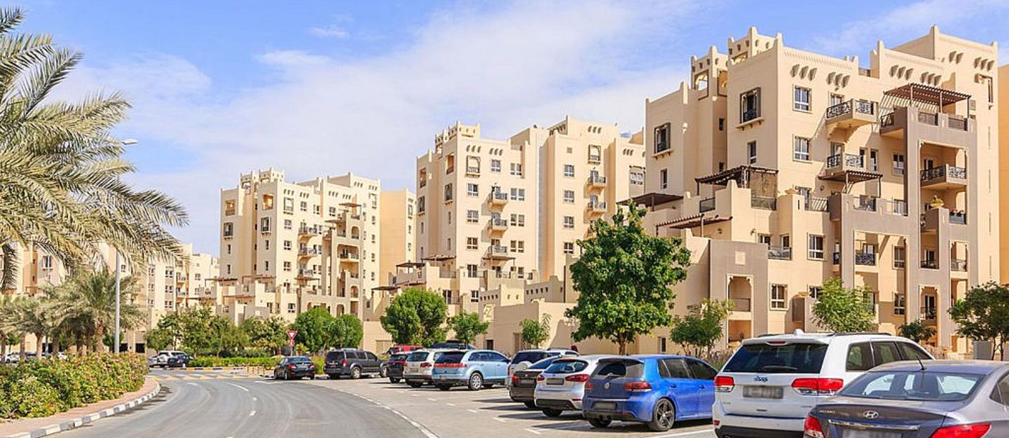 areas with the best roi for 2-bedroom apartments in dubai