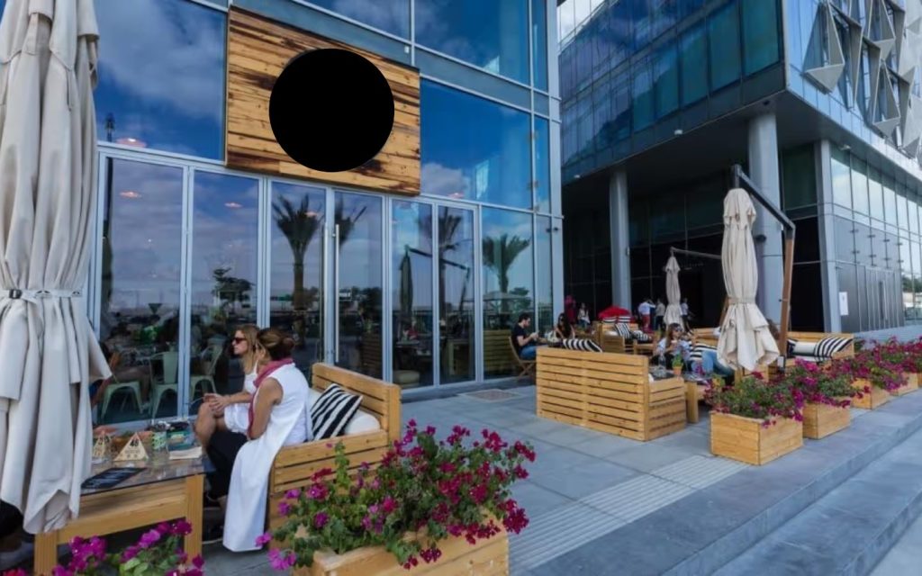 Street view of retail spaces in d3